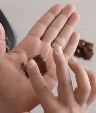 How to Store and Grind Your Coffee Beans for Maximum Freshness and Flavor 1